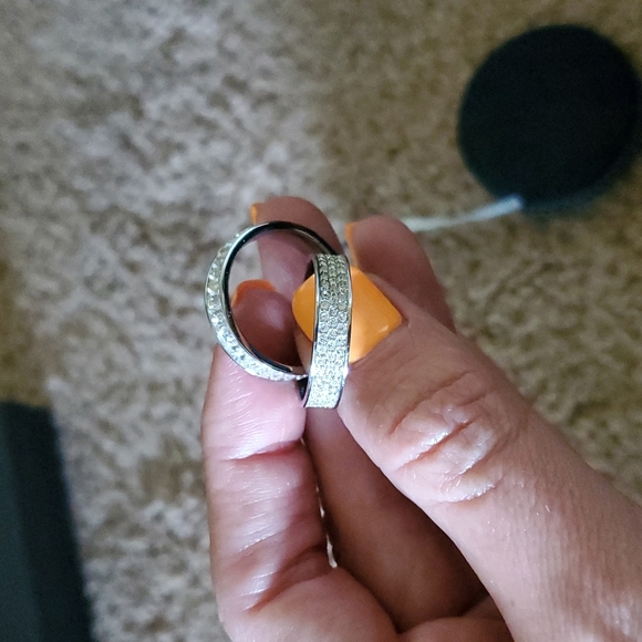 MKors double ring comes with pouch and bg size 8 - Picture 8 of 11